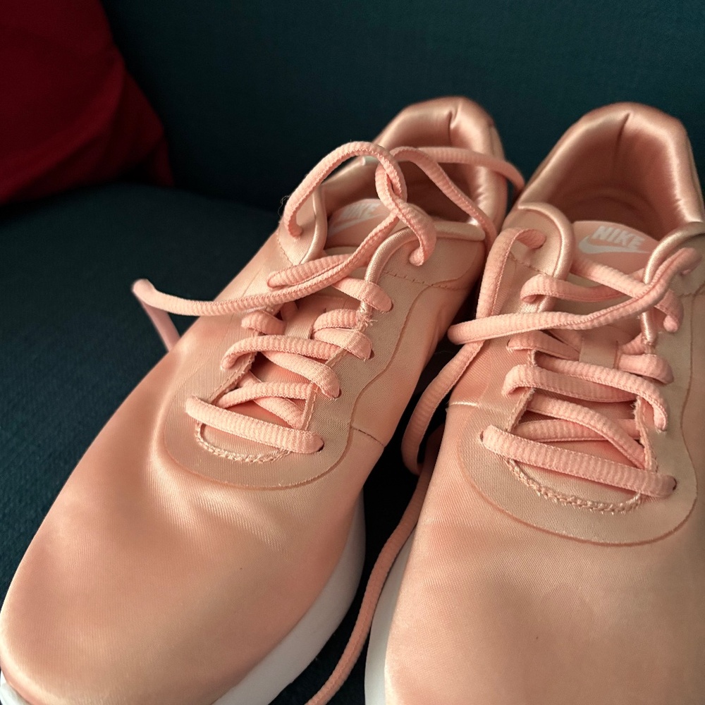 Nike ladies size 6